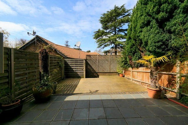 3 bedroom house, Lower Grove Road, Richmond TW10 - Available