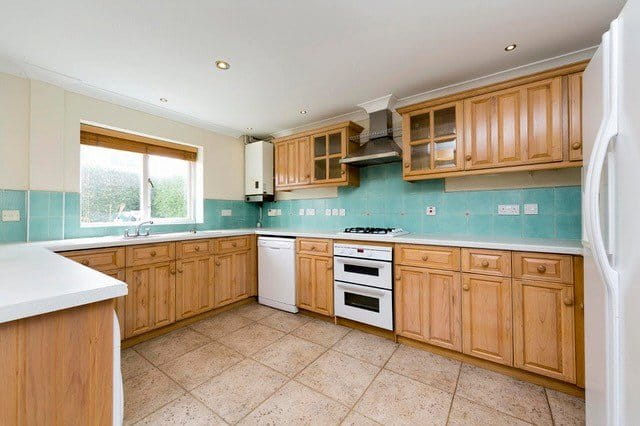 3 bedroom house, Lower Grove Road, Richmond TW10 - Available