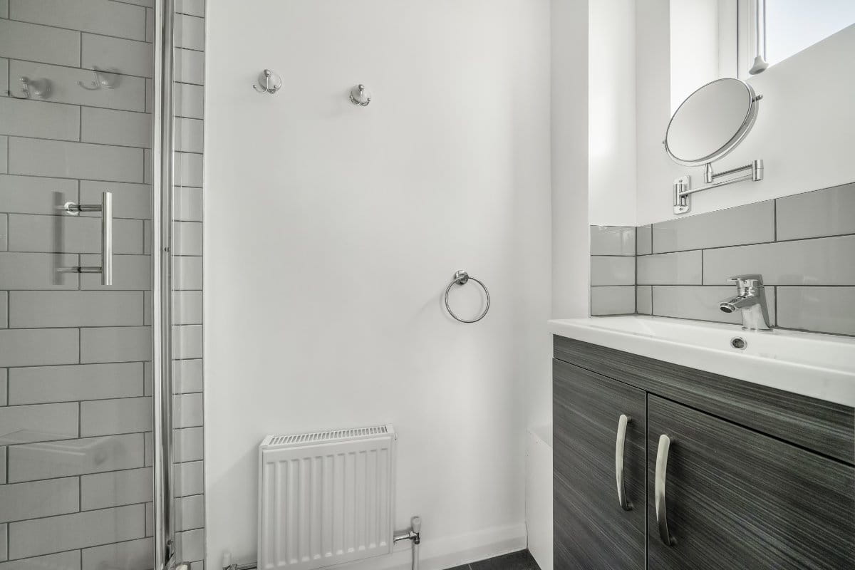 4 bedroom house, Fisherman Close, Richmond TW10 - Available