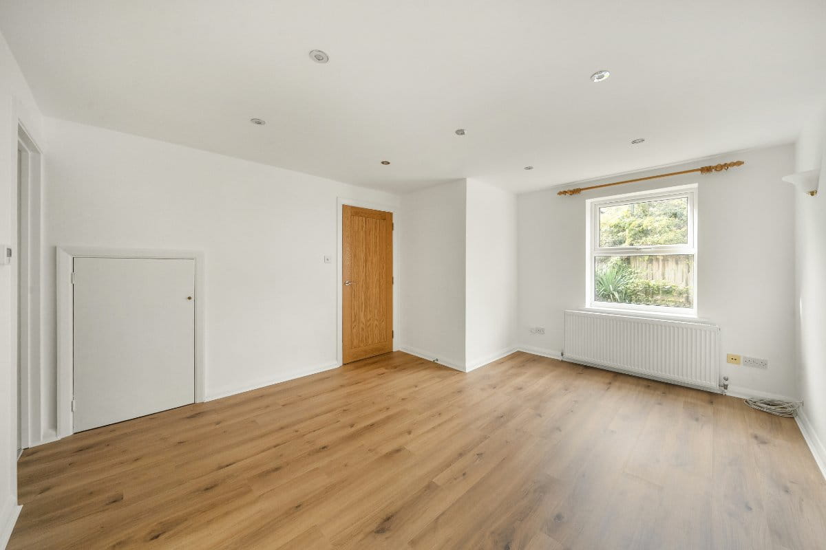 4 bedroom house, Fisherman Close, Richmond TW10 - Available