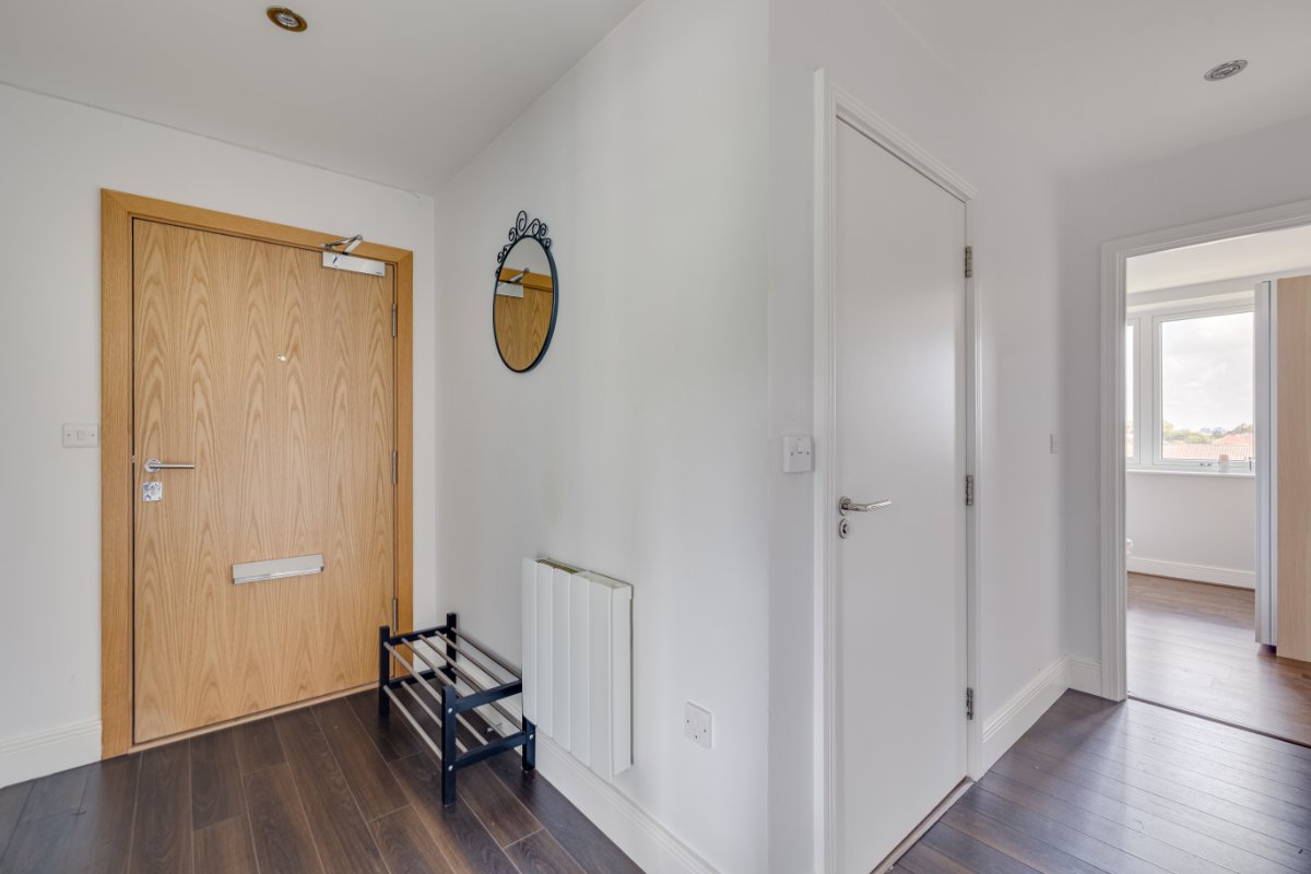 2 bedroom flat, Roehampton Lane, London SW15 - Available