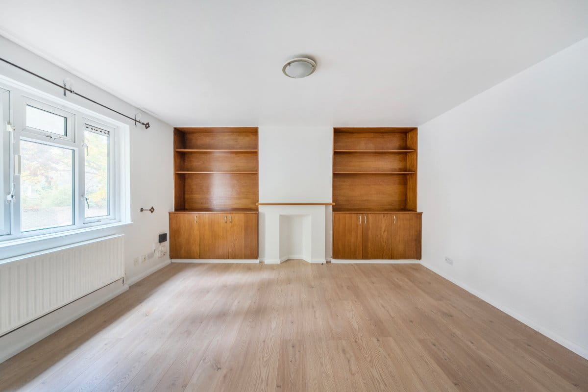 3 bedroom maisonette, Ham Street, Richmond TW10 - Let Agreed