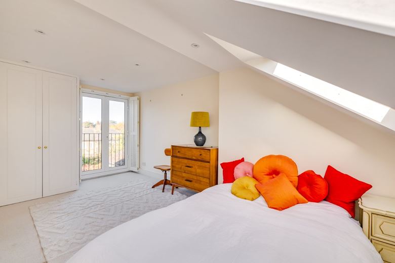 4 bedroom house, Grove Road, London SW13 - Available