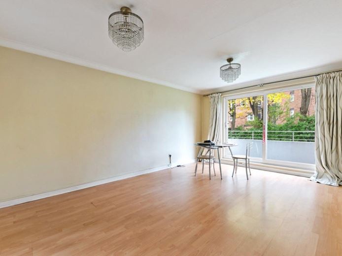 2 bedroom flat, Eaton Drive, Kingston upon Thames KT2 - Let Agreed