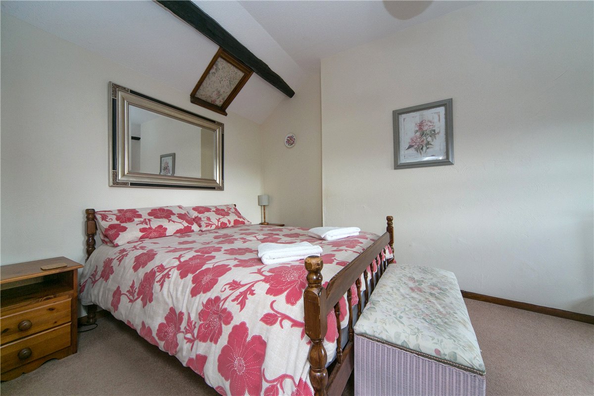  bedroom house, Sarnau, Bala LL23 - Available