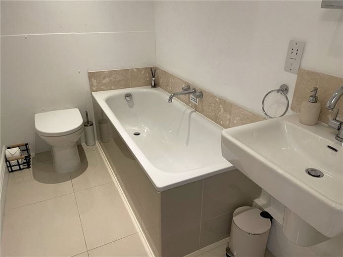 2 bedroom flat, Brockham End Mews, Brockham End BA1