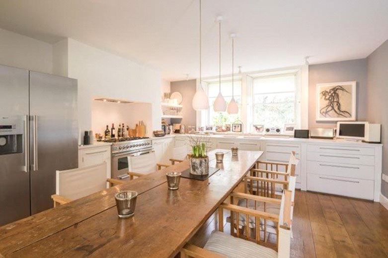 3 bedroom flat, Allenby House South, Lansdown Road BA1