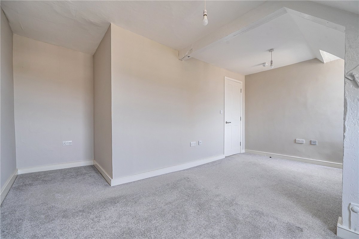 1 bedroom flat, Old Bond Street, Bath BA1 - Available