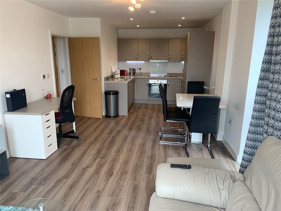 2 bedroom flat, Midland Road, Bath BA2 - Available