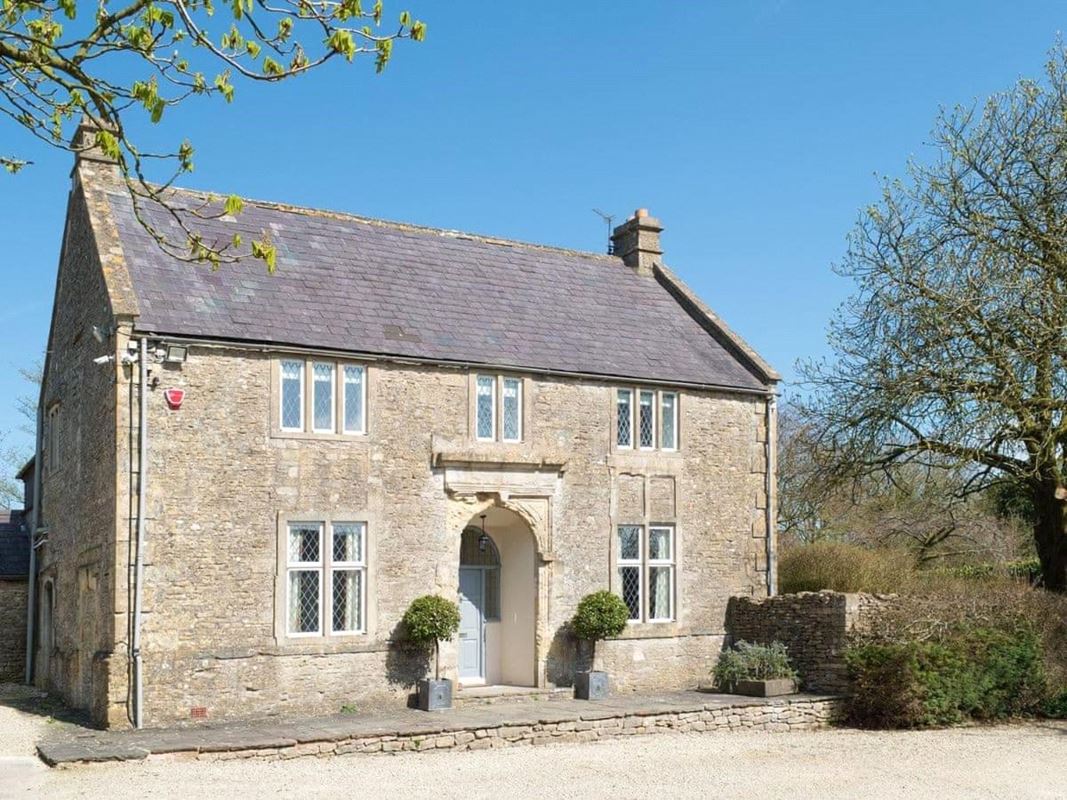 4 bedroom house, Cold Ashton, Chippenham SN14 - Available