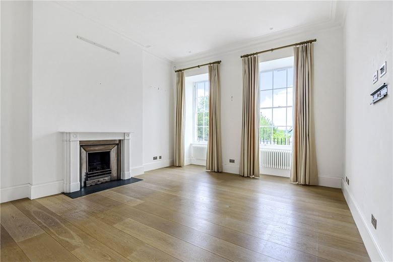 3 bedroom maisonette, Somerset Place, Bath BA1