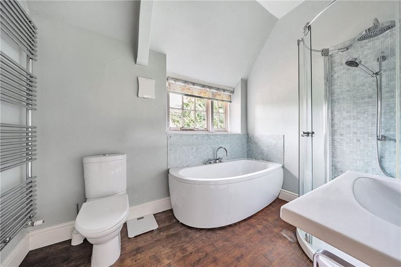 5 bedroom house, Middlehill, Box SN13 - Available