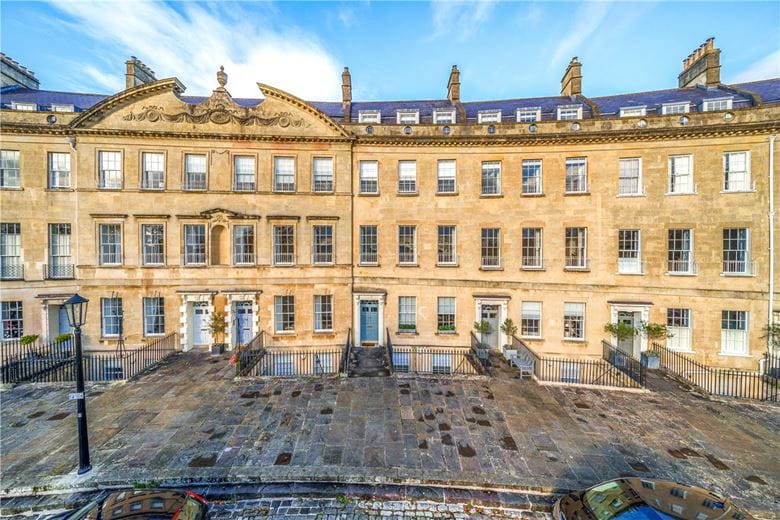 3 bedroom flat, Somerset Place, Bath BA1 - Available