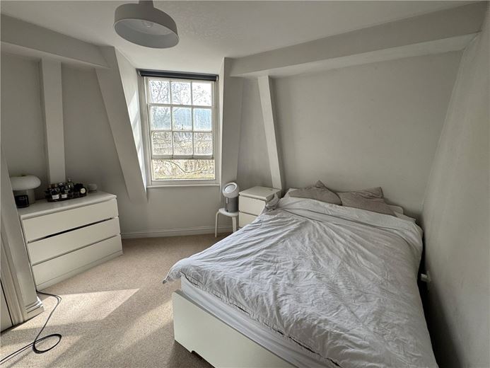 1 bedroom flat, Monmouth Street, Bath BA1