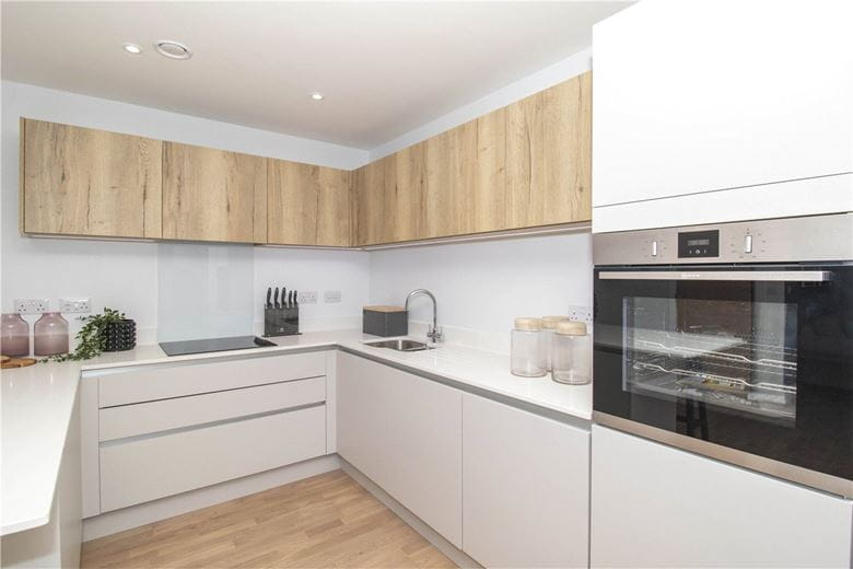 2 bedroom flat, Riverside View, Temple Street BS31