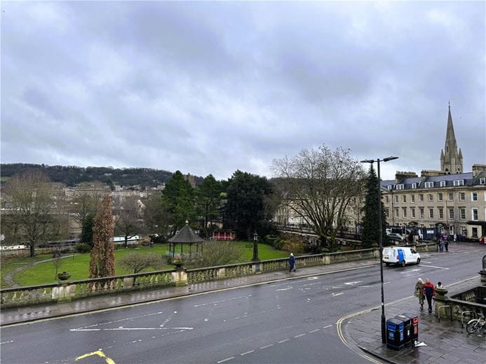 1 bedroom flat, Terrace Walk, Bath BA1
