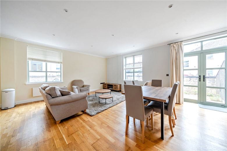 2 bedroom flat, River Place, Bath BA2