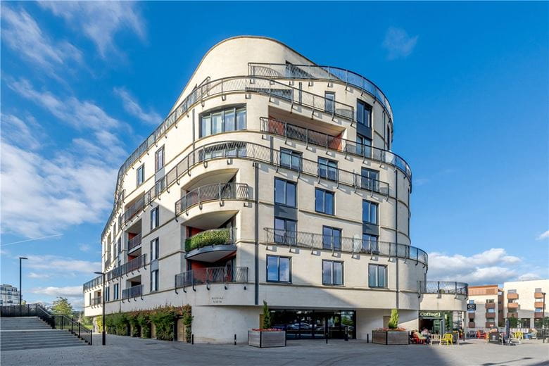 2 bedroom flat, Victoria Bridge Road, Bath BA2 - Available