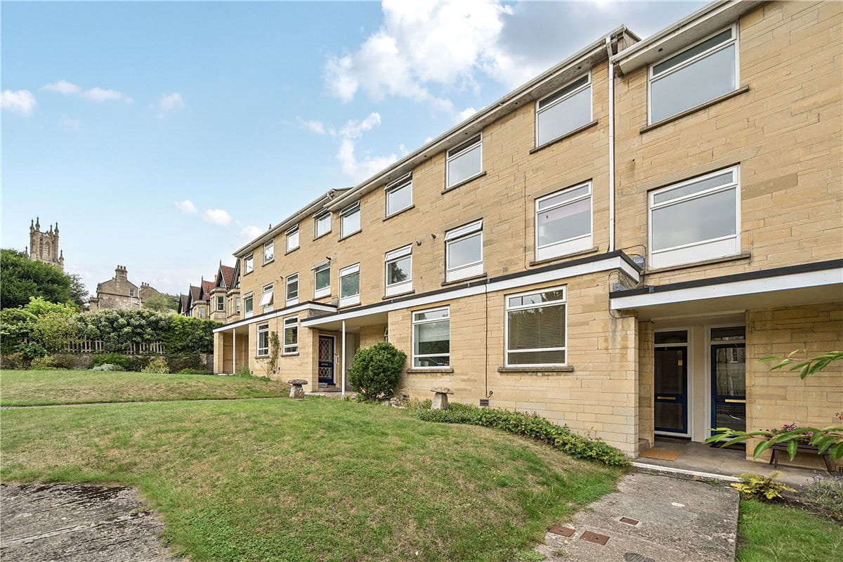 3 bedroom flat, Lansdown Road, Bath BA1 - Available