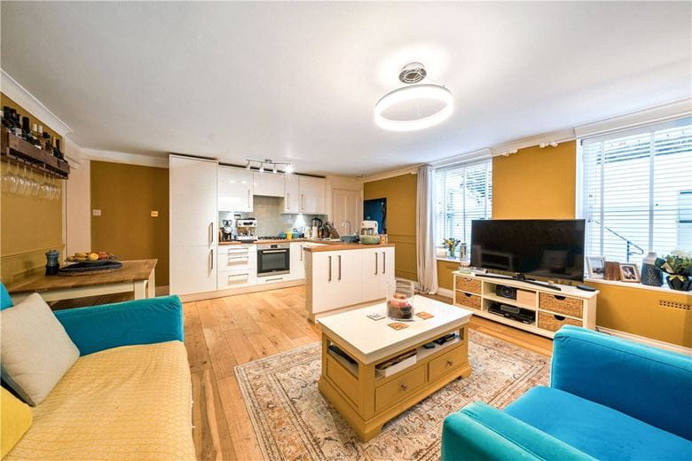 1 bedroom flat, Daniel Street, Bath BA2 - Available