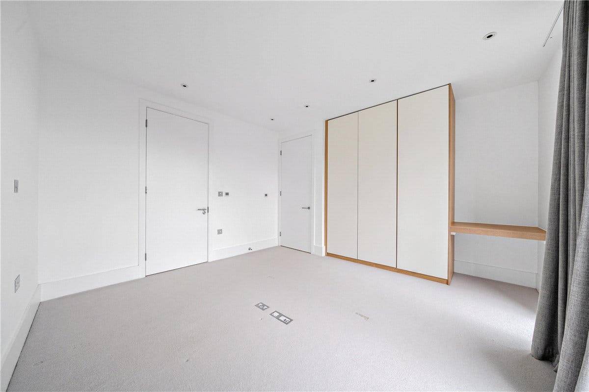 2 bedroom flat, Granville Court, Granville Road BA1 - Let Agreed