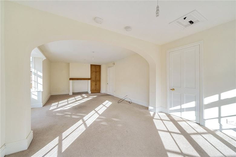 3 bedroom house, Church Lane, Stoneleigh CV8 - Available