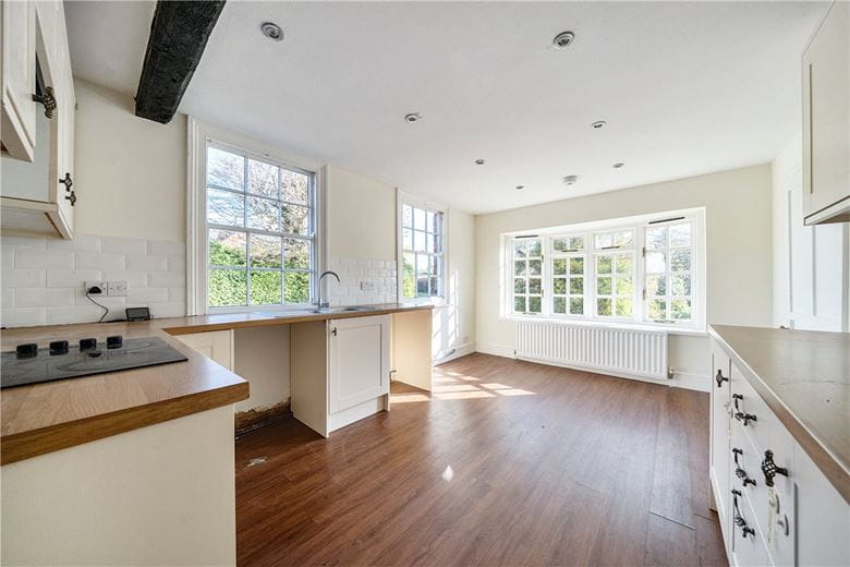 3 bedroom house, Church Lane, Stoneleigh CV8 - Available