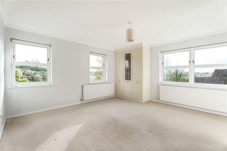 3 bedroom house, Vicarage Road, Stoneleigh CV8 - Available