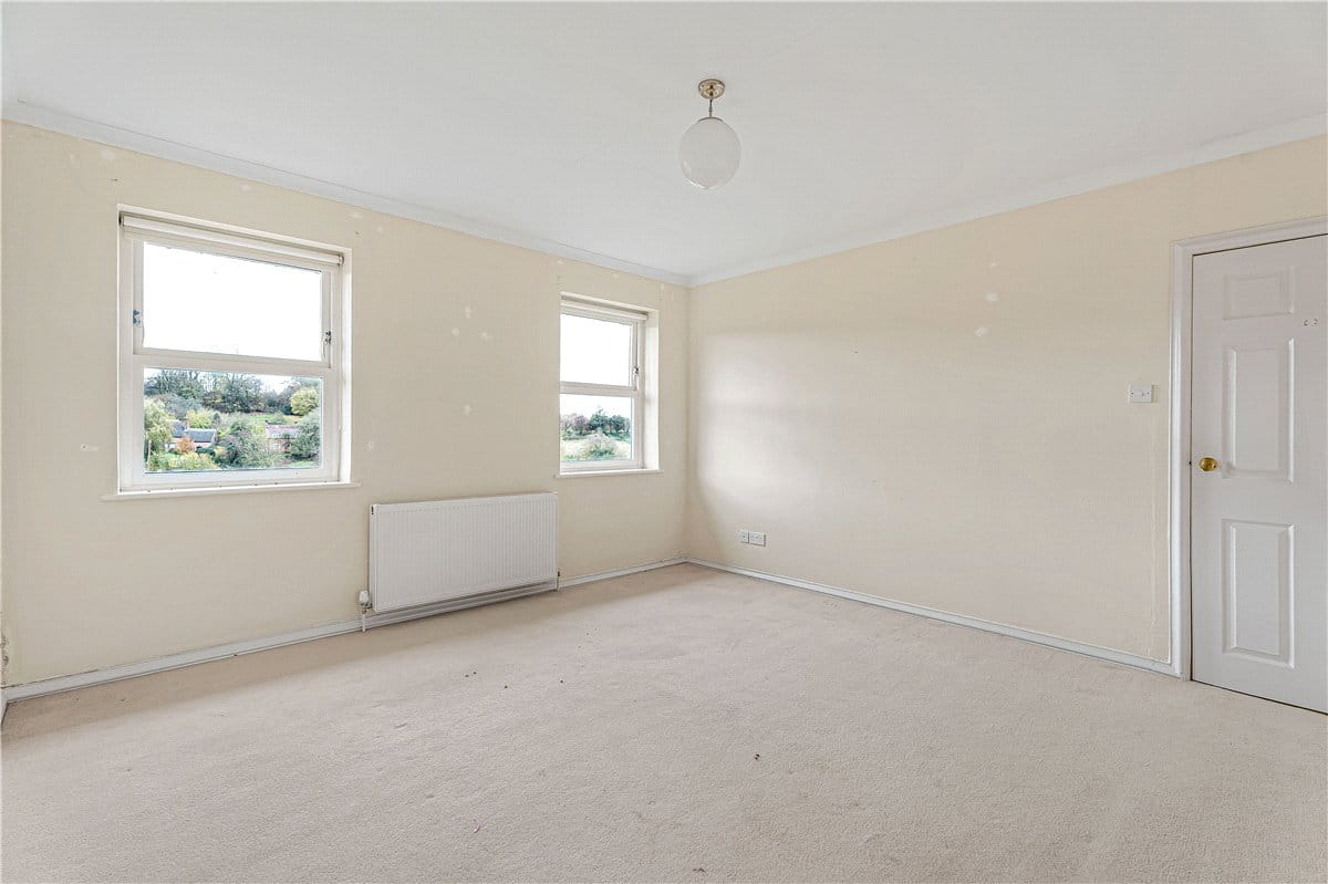 3 bedroom house, Vicarage Road, Stoneleigh CV8 - Available