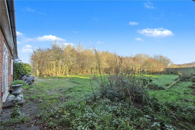 2 bedroom bungalow, Longthorpe Lane, Thorpe WF3 - Available