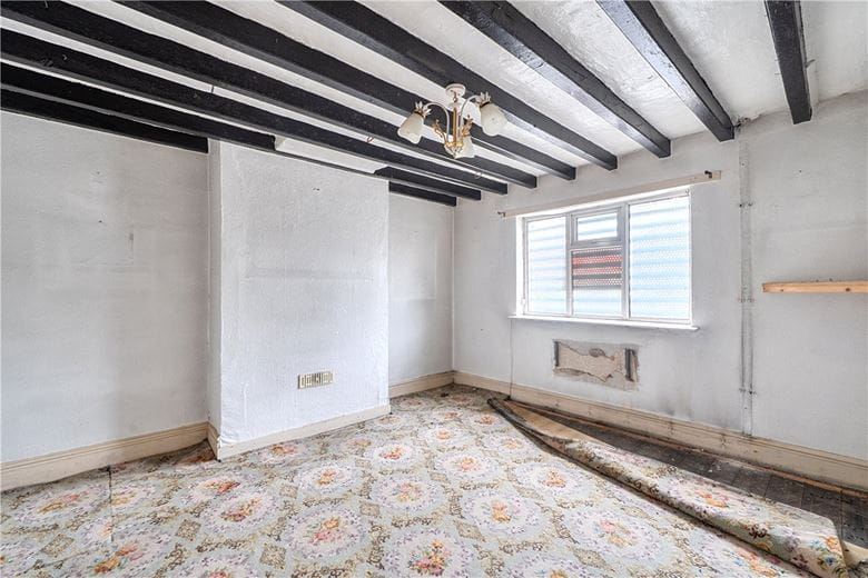 1.2 acres House, Chester Road, Preston Brook WA7 - Available