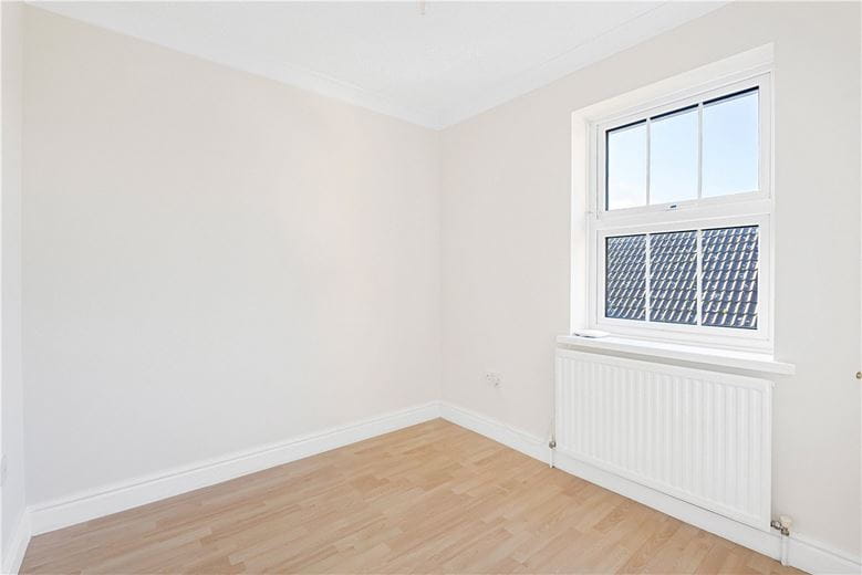 4 bedroom house, Putlowes Drive, Fleet Marston HP18 - Available