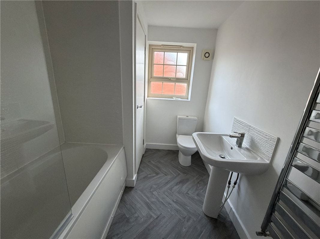 3 bedroom house, Comelybank Drive, Mexborough S64 - Available