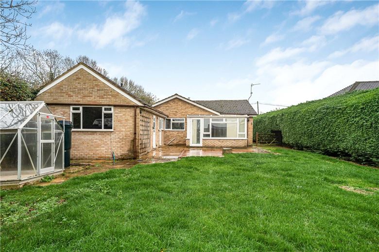 3 bedroom bungalow, Nash Lee Lane, Wendover HP22 - Available