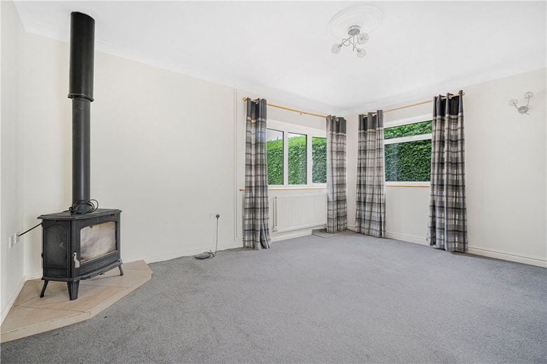 3 bedroom bungalow, Nash Lee Lane, Wendover HP22 - Available