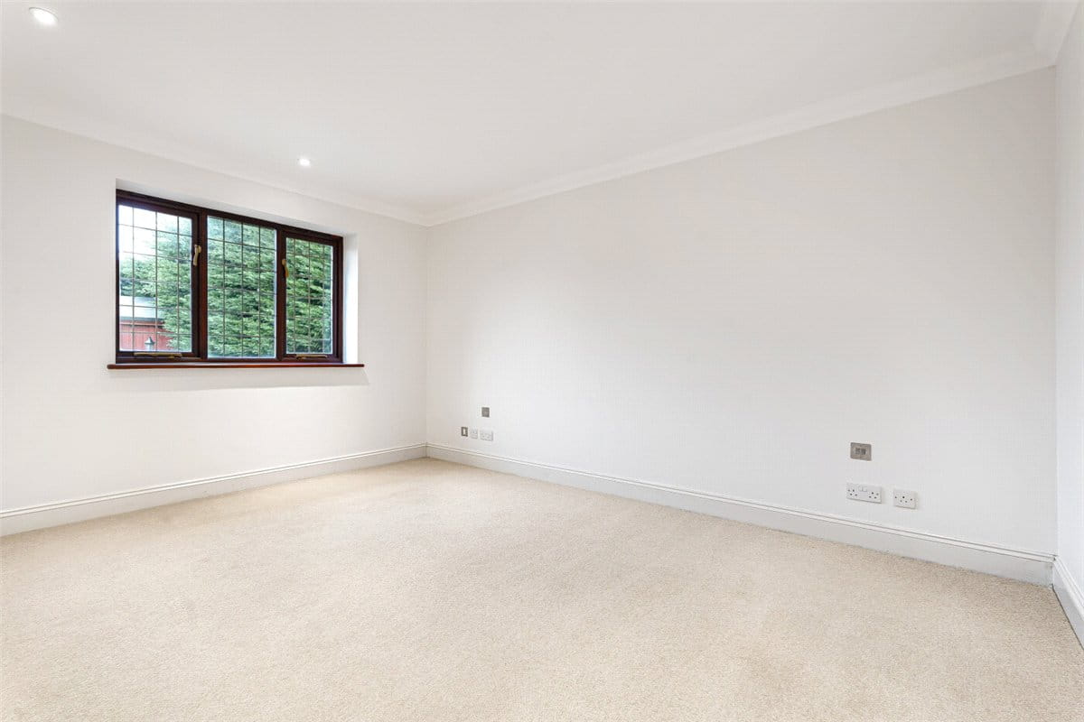 4 bedroom , Nash Lee Lane, Wendover HP22 - Available