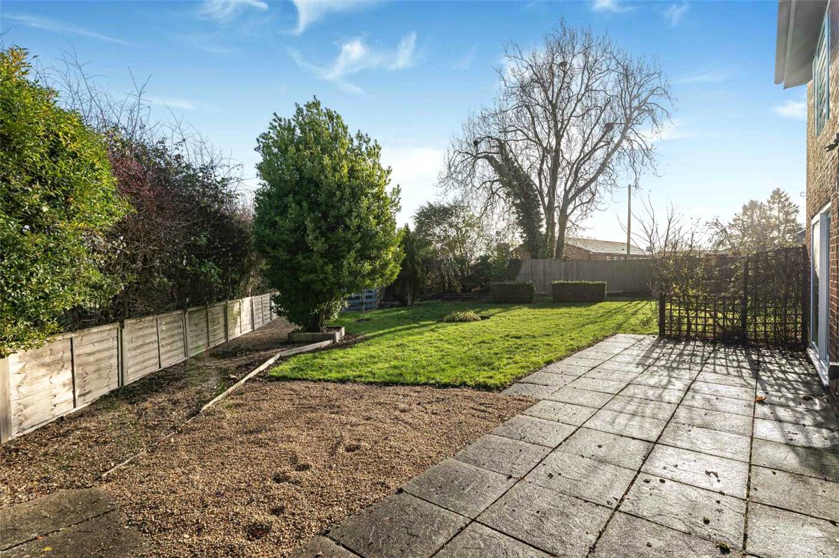 4 bedroom house, Grange Close, Twyford MK18 - Available