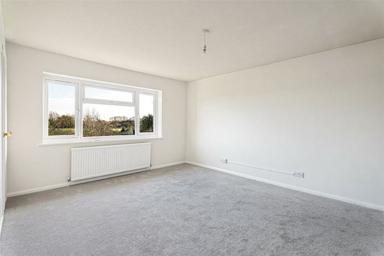 4 bedroom house, Grange Close, Twyford MK18 - Available