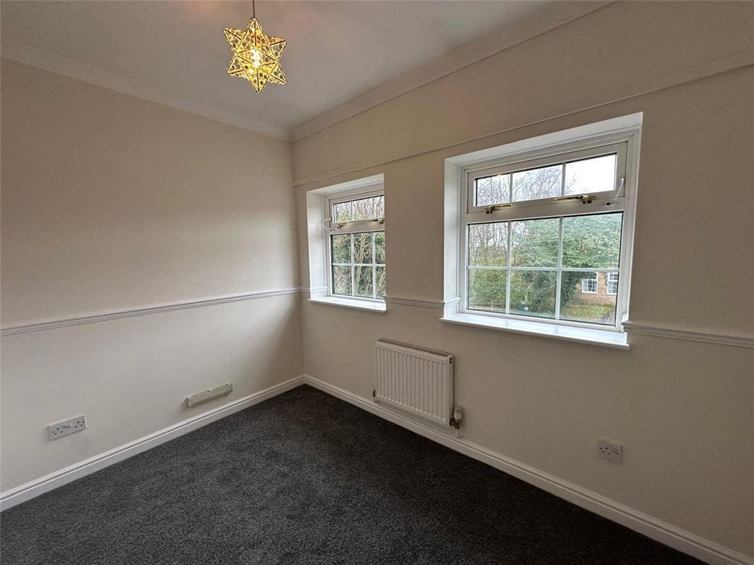 4 bedroom house, Sherbourne Avenue, Bramley S66 - Available