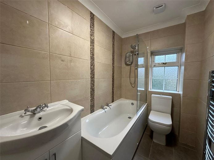 4 bedroom house, Sherbourne Avenue, Bramley S66 - Available