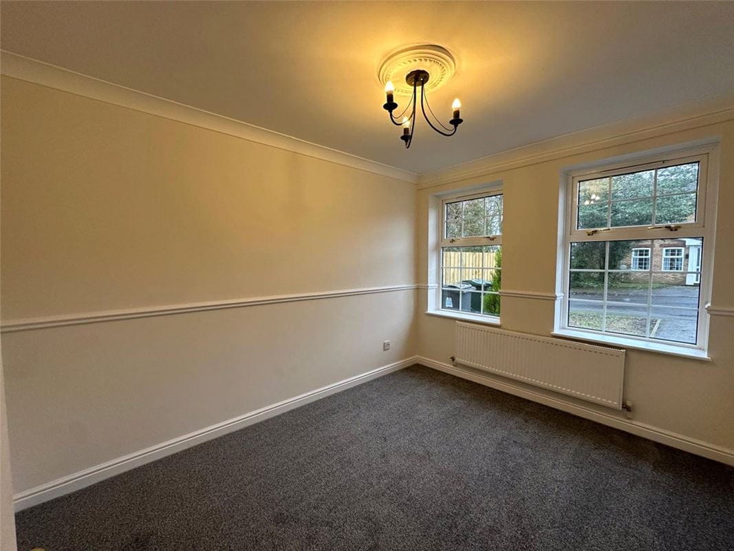 4 bedroom house, Sherbourne Avenue, Bramley S66 - Available