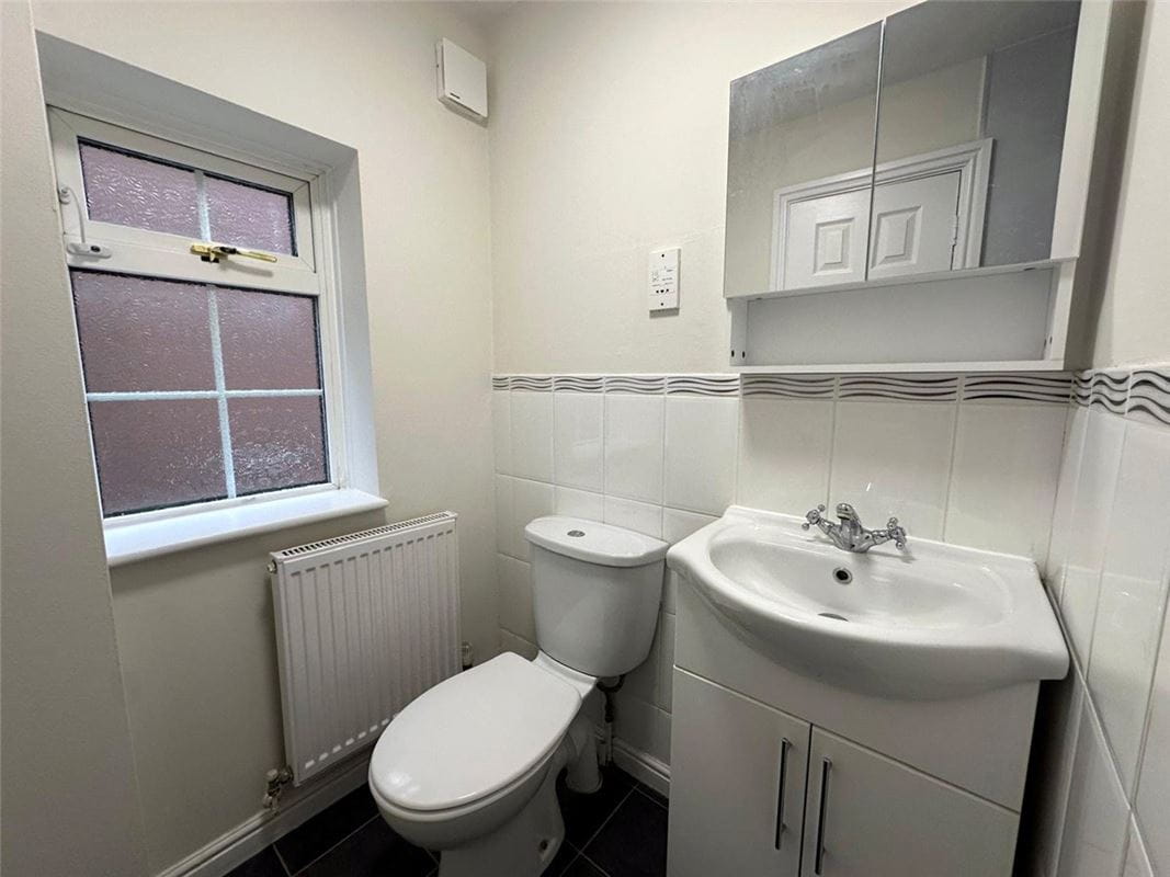 4 bedroom house, Sherbourne Avenue, Bramley S66 - Available