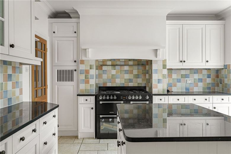 5 bedroom house, Ellesborough Road, Wendover HP22 - Available