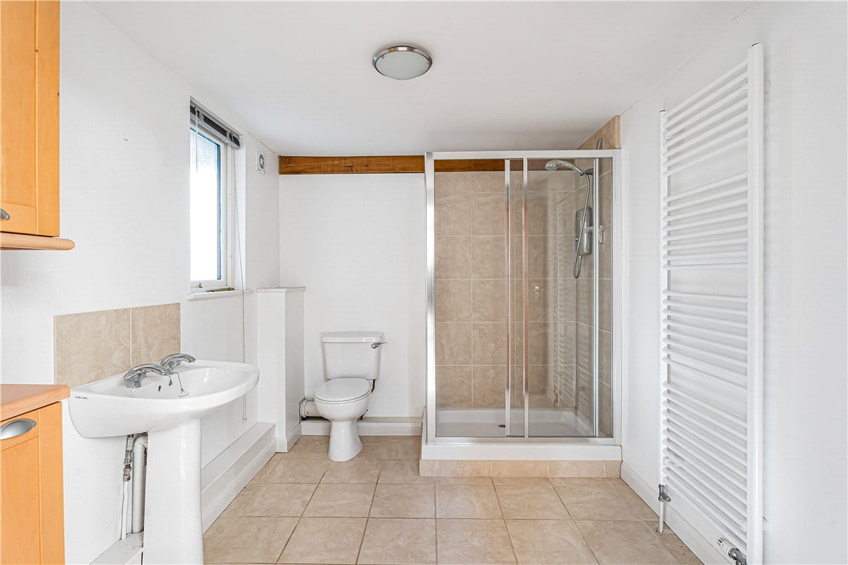 6 bedroom house, Ellesborough Road, Wendover HP22 - Let Agreed