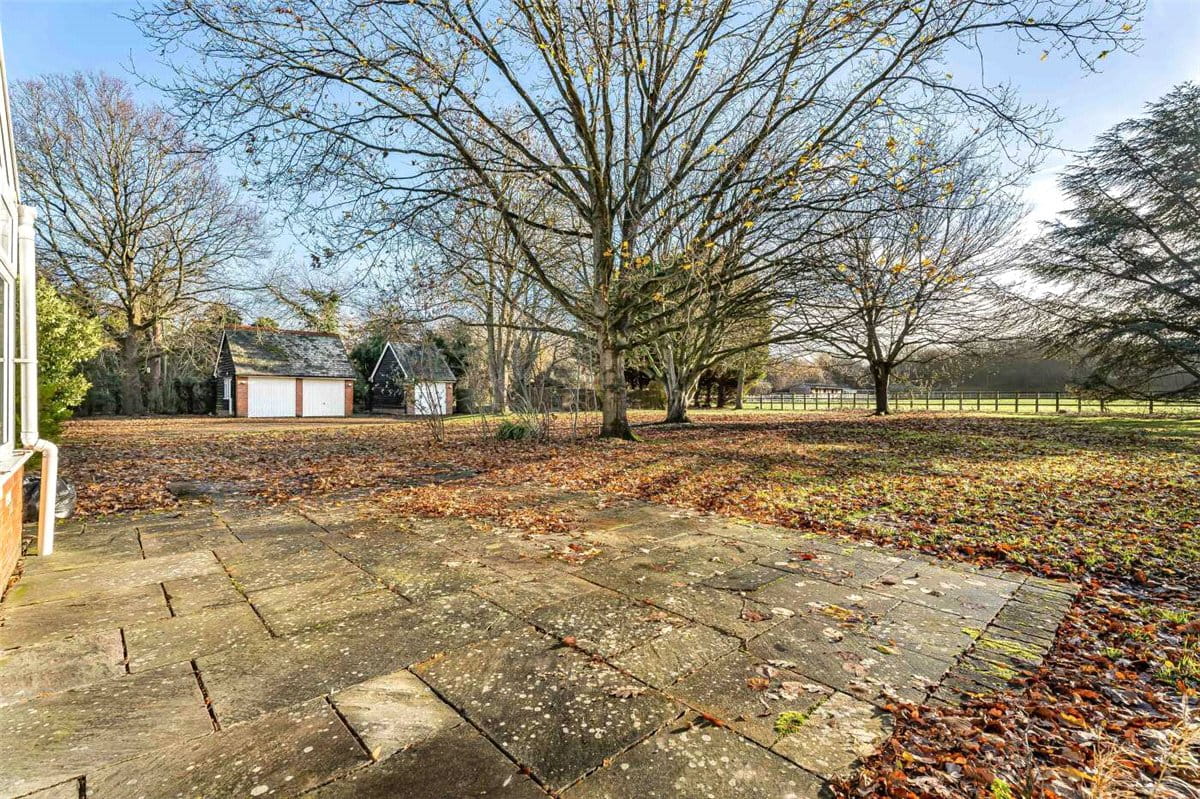 4 bedroom bungalow, Nash Lee Lane, Wendover HP22 - Let Agreed