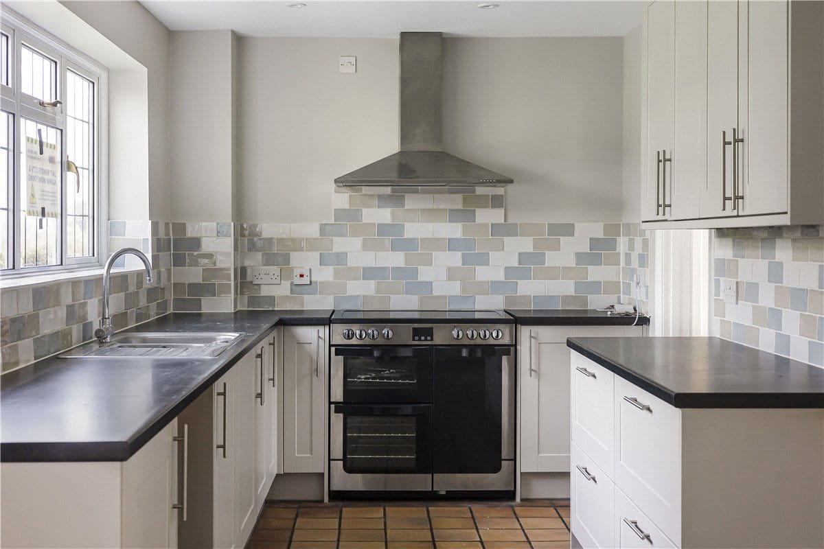 4 bedroom house, Potter Row, Great Missenden HP16 - Available