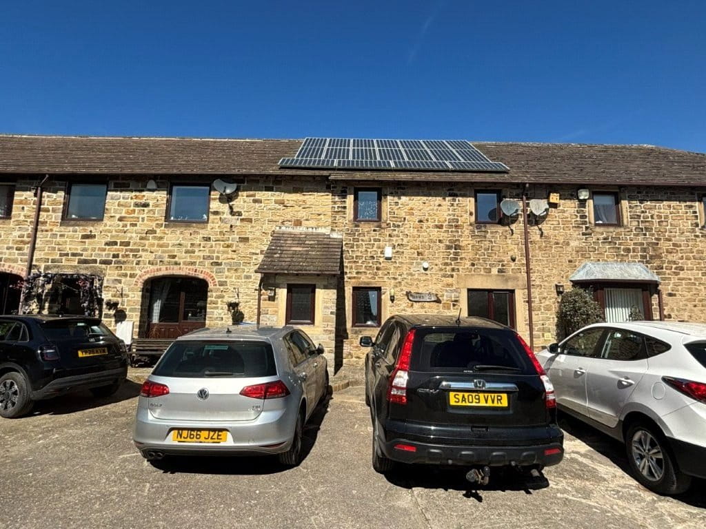 3 bedroom house, Bolsover Road, Woodthorpe S43 - Available