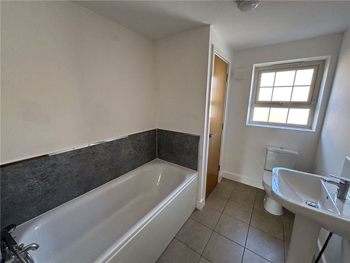 3 bedroom house, Comelybank Drive, Mexborough S64 - Available