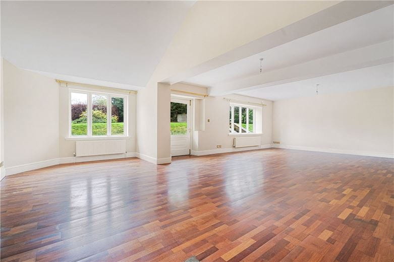 9 bedroom house, Turweston, Brackley NN13 - Available