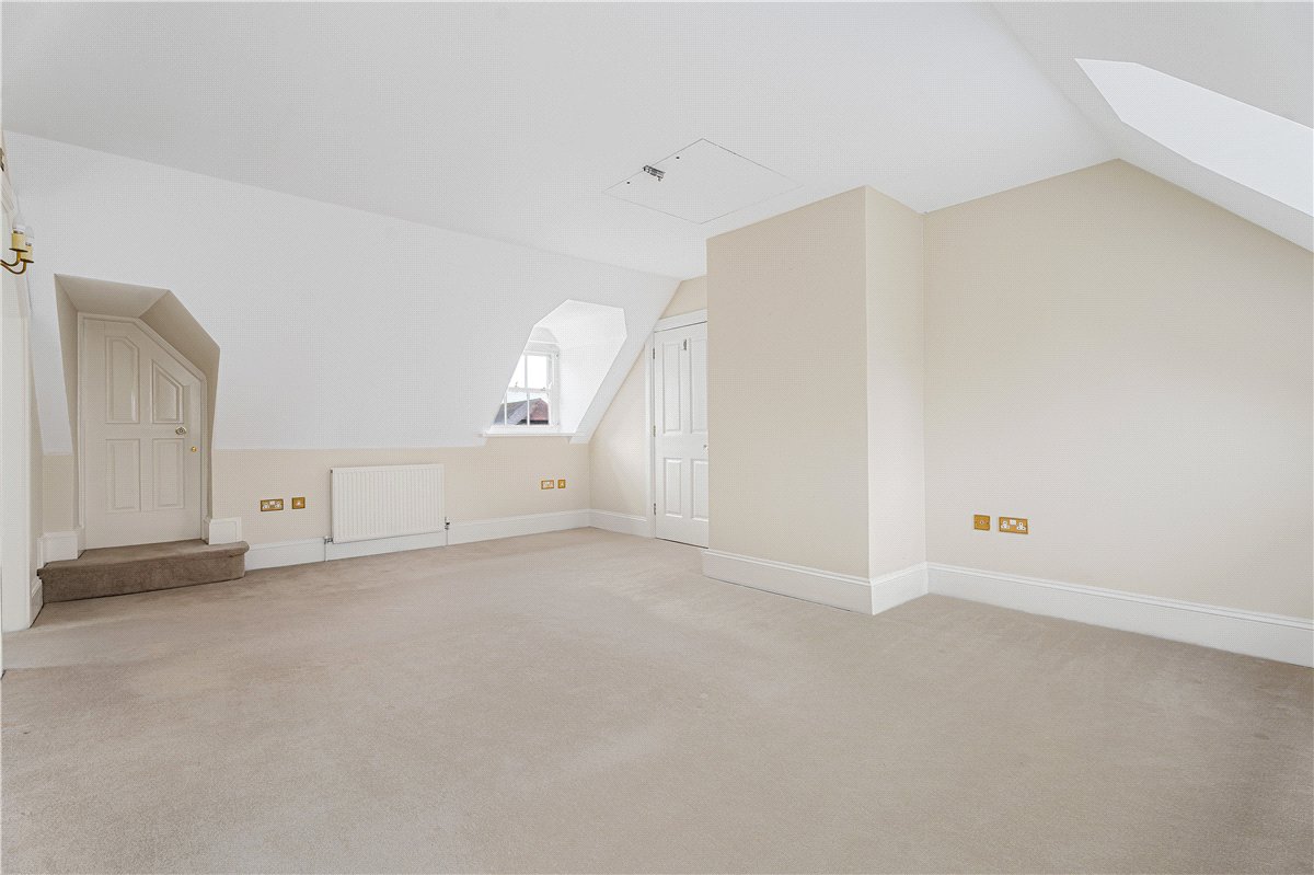 9 bedroom house, Turweston, Brackley NN13 - Available